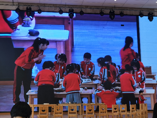 3.梁錦文《”泥“好，樹葉.jpg